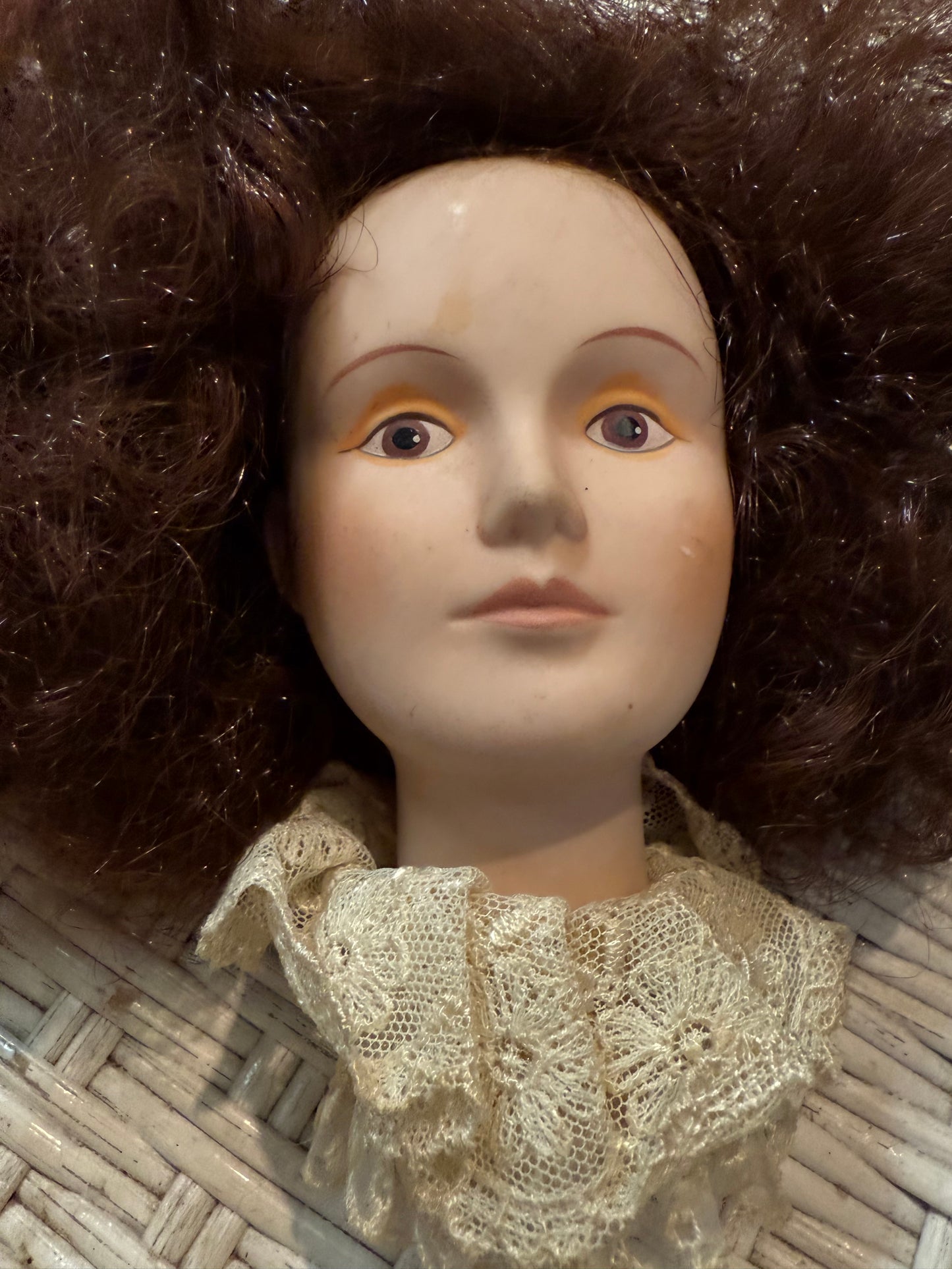 Haunted Porcelain Doll Head with Lace Collar – Vintage Creepy Display Bust