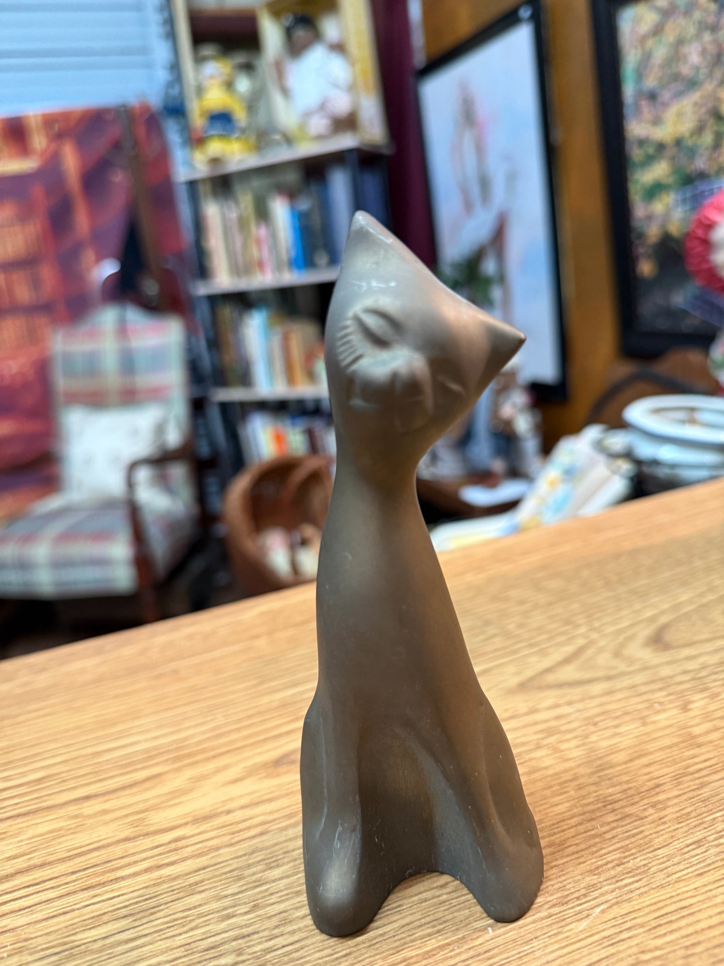Mid-Century Modern Ceramic Cat Figurine – Sleek Minimalist Feline Statue (6”)