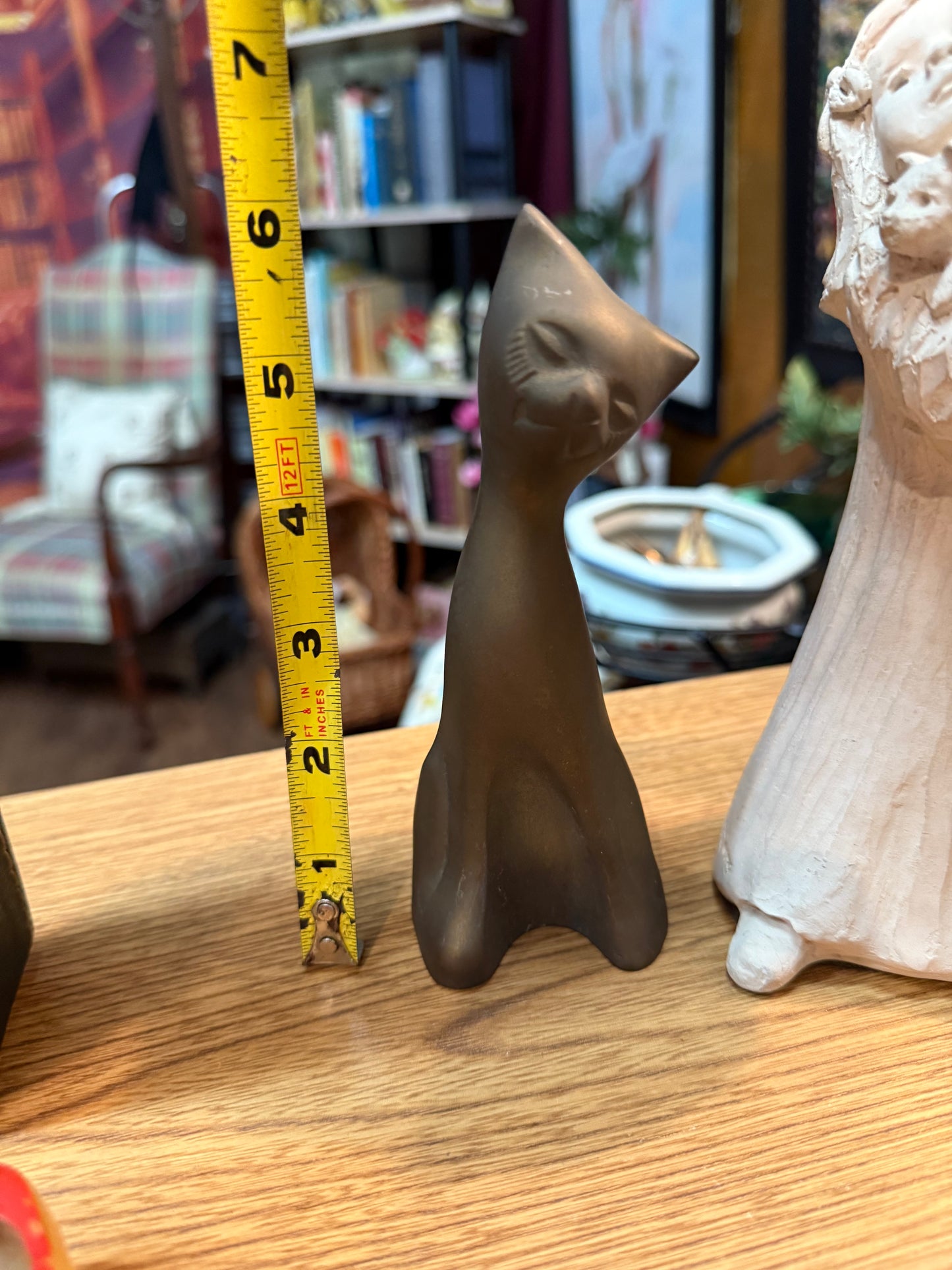 Mid-Century Modern Ceramic Cat Figurine – Sleek Minimalist Feline Statue (6”)
