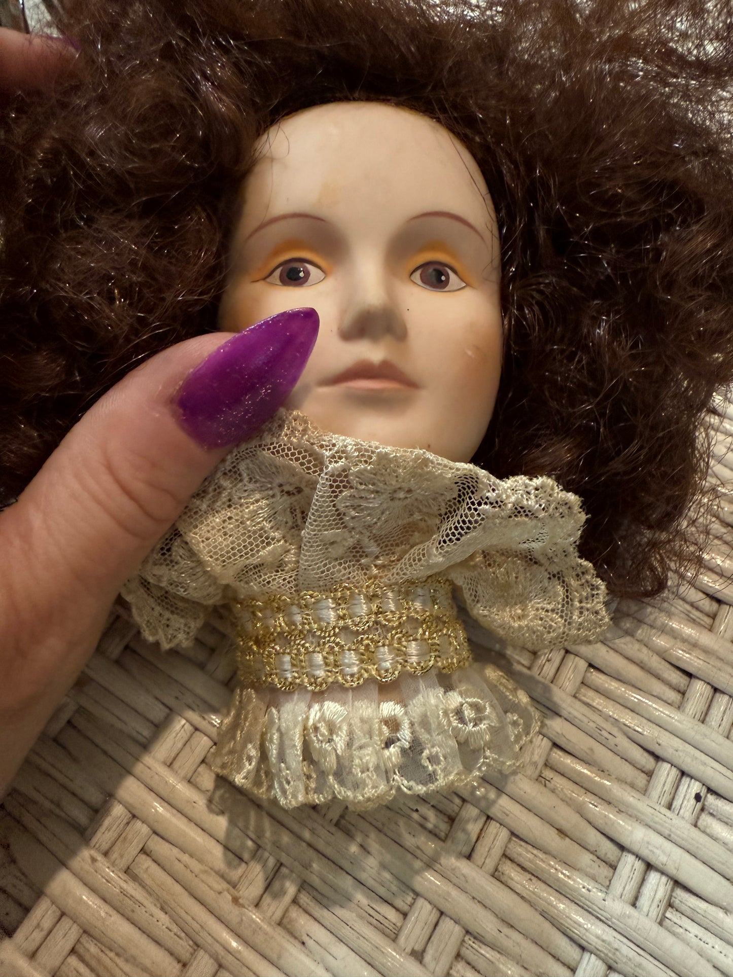 Haunted Porcelain Doll Head with Lace Collar – Vintage Creepy Display Bust