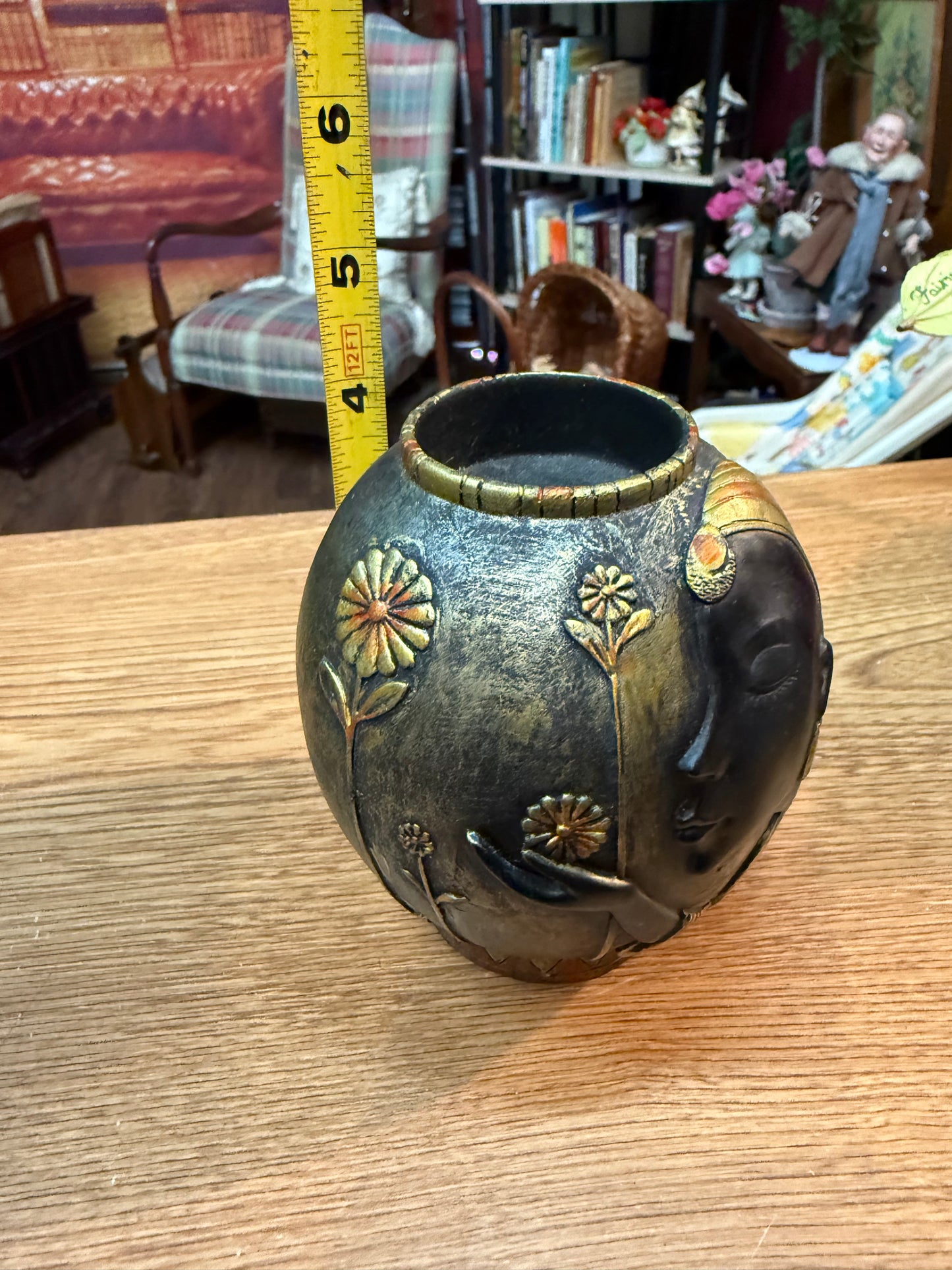 Afrocentric Art Vase – Woman with Flowers, Gold & Black Resin 6.5” Tall