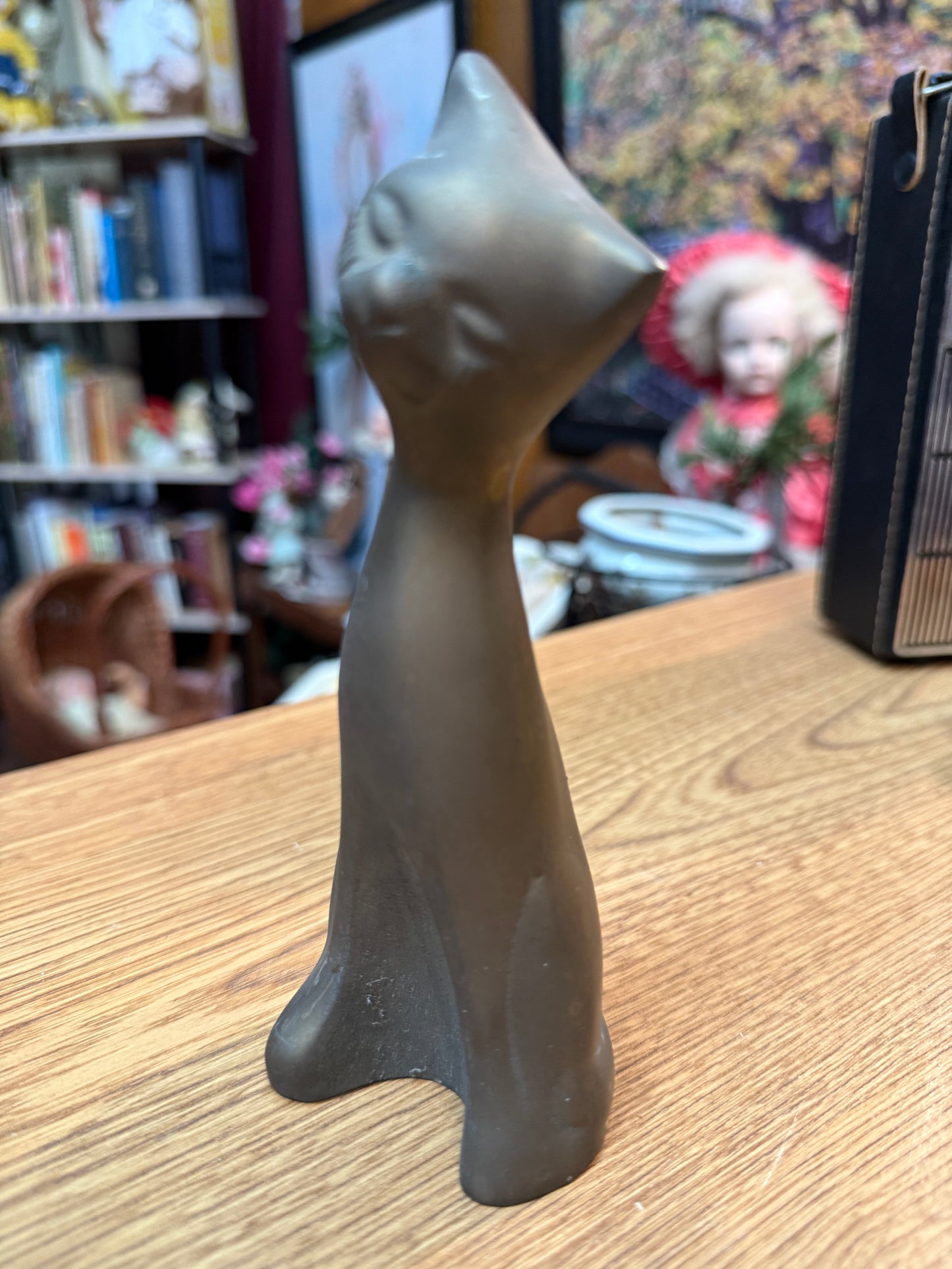 Mid-Century Modern Ceramic Cat Figurine – Sleek Minimalist Feline Statue (6”)