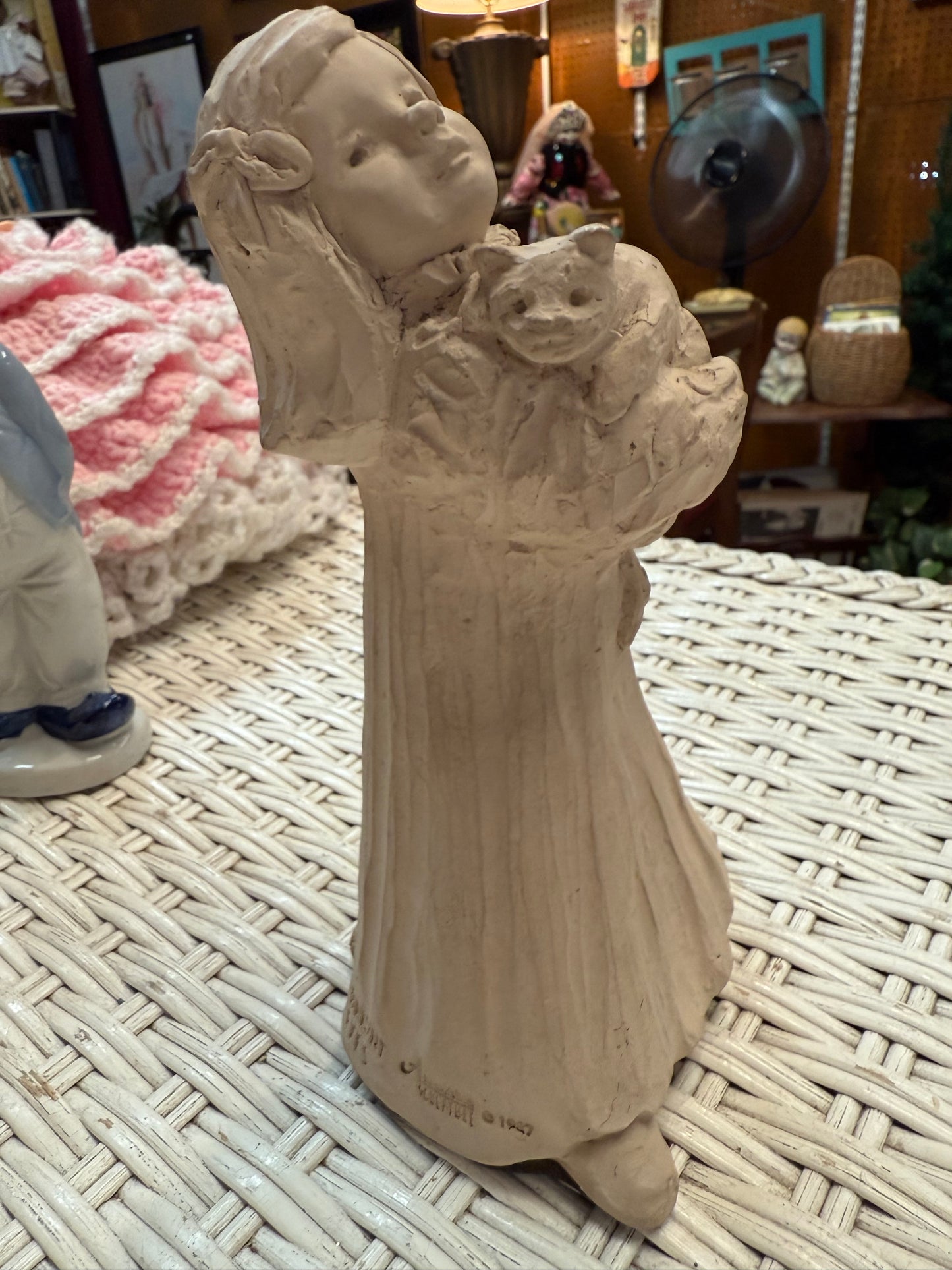 1987 Austin Prod “Bright Eyes” Statue – Girl with Cat – Haunted Manor Decor