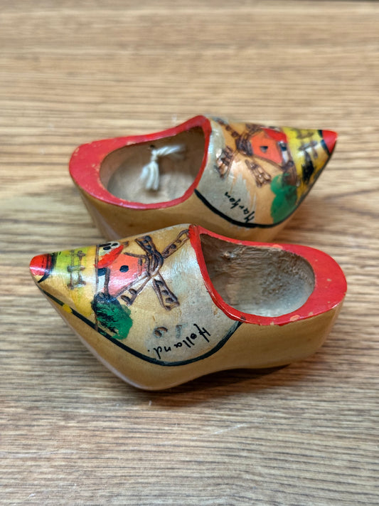 Vintage Dutch Wooden Shoes – Hand-Painted Miniature Clogs from Holland