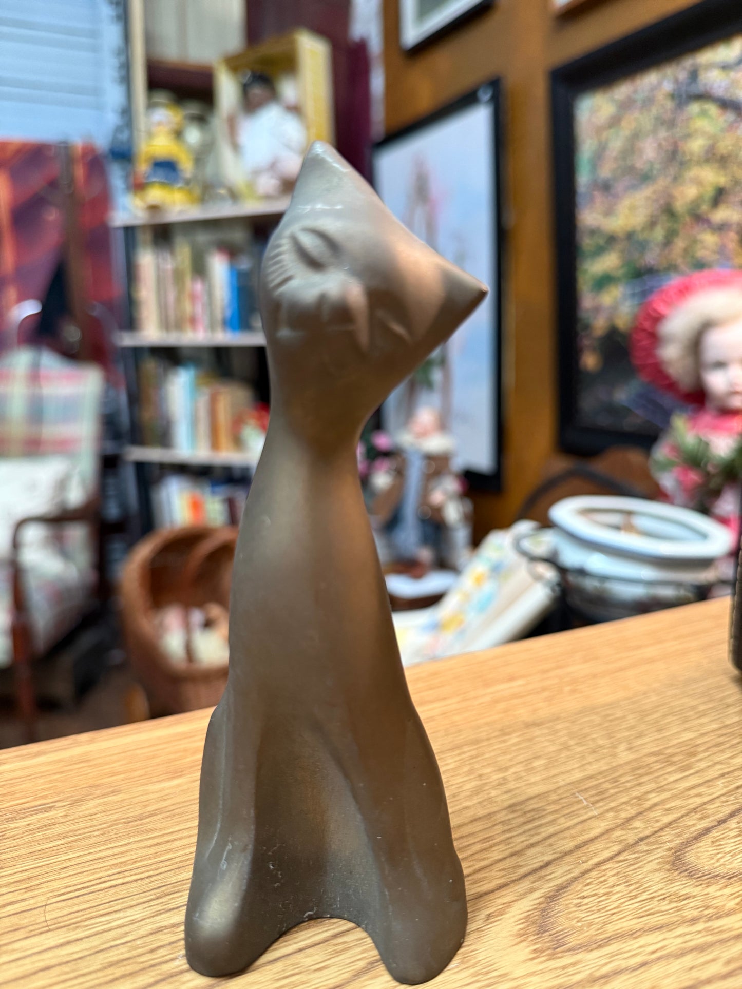 Mid-Century Modern Ceramic Cat Figurine – Sleek Minimalist Feline Statue (6”)
