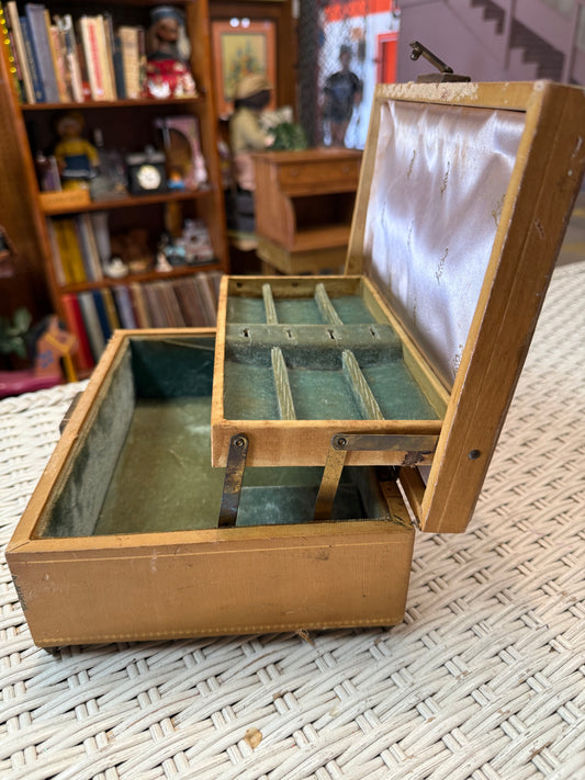 Vintage Musical Jewelry Box by Mele – Plays “Stardust” – Thorens Swiss Movement