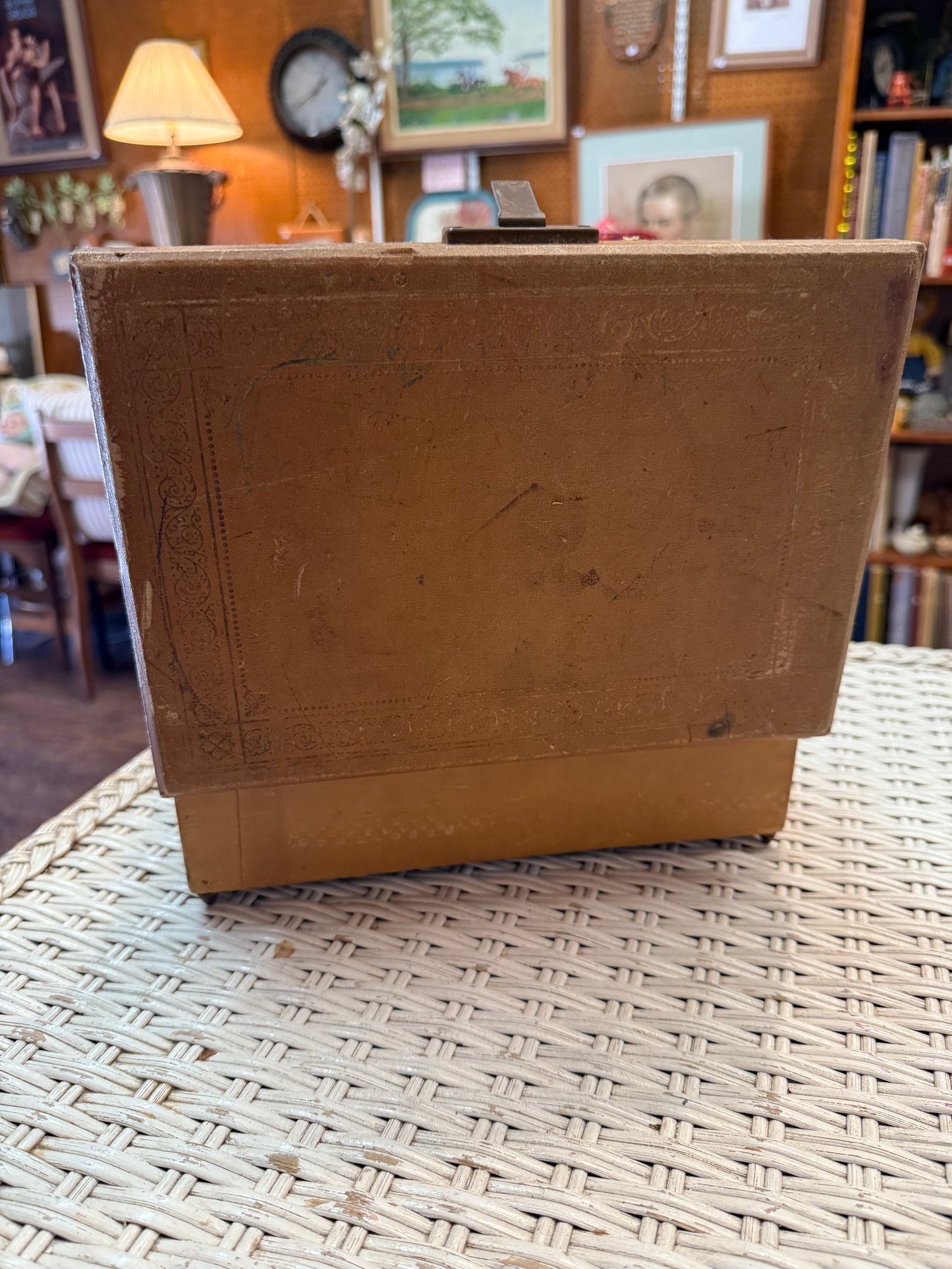 Vintage Musical Jewelry Box by Mele – Plays “Stardust” – Thorens Swiss Movement