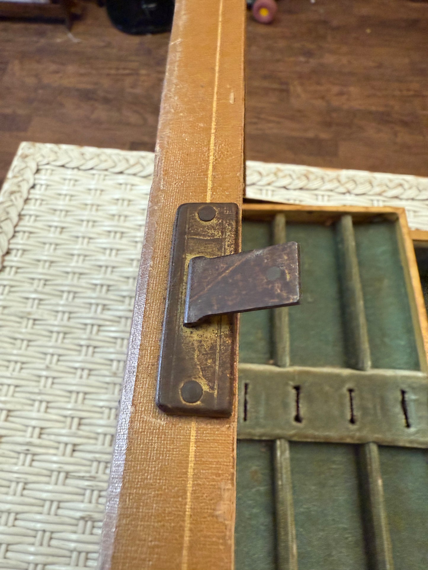 Vintage Musical Jewelry Box by Mele – Plays “Stardust” – Thorens Swiss Movement
