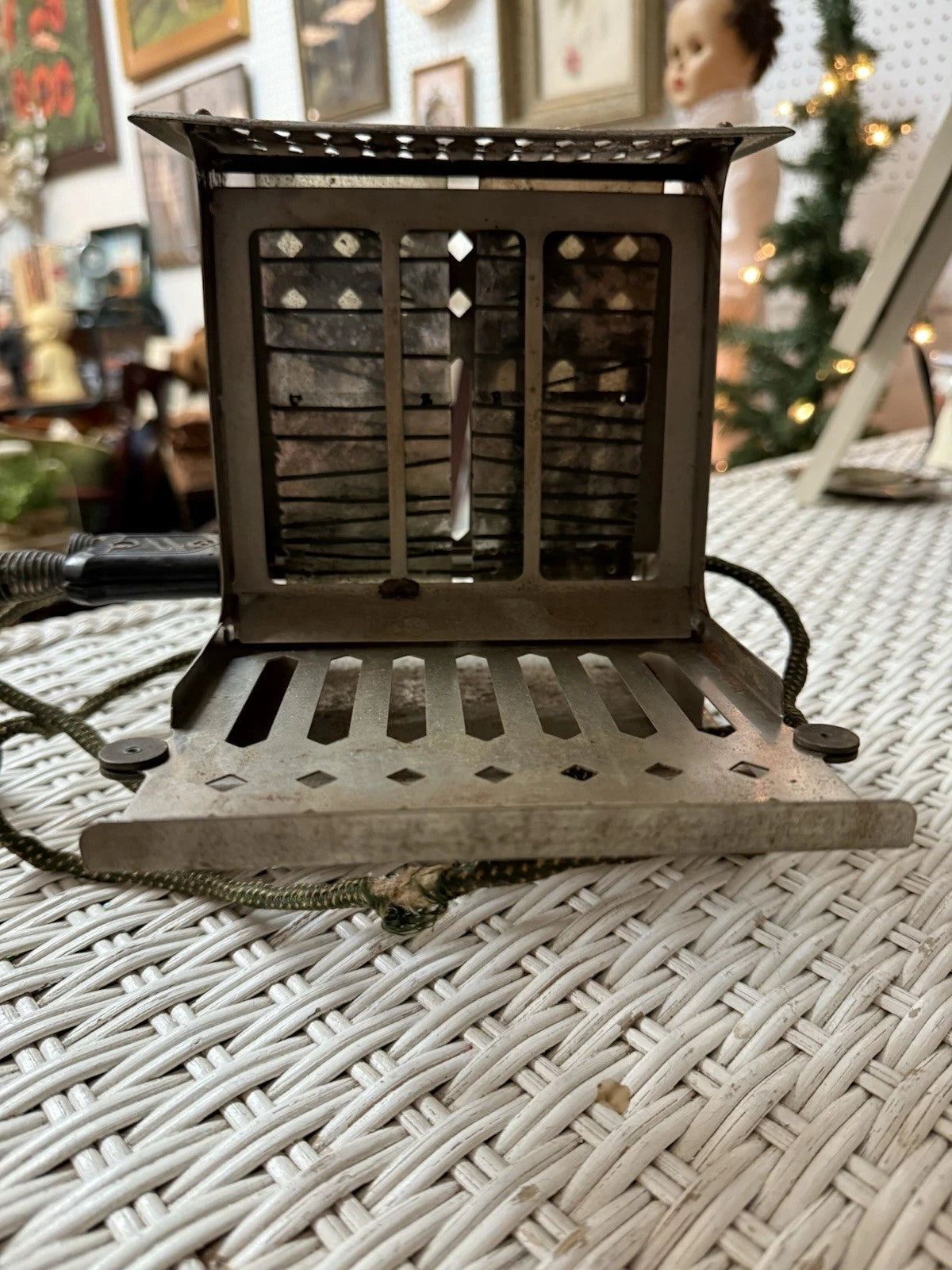 Haunted Vintage Electric Toaster – Eerie Antique Kitchen Appliance with a Past