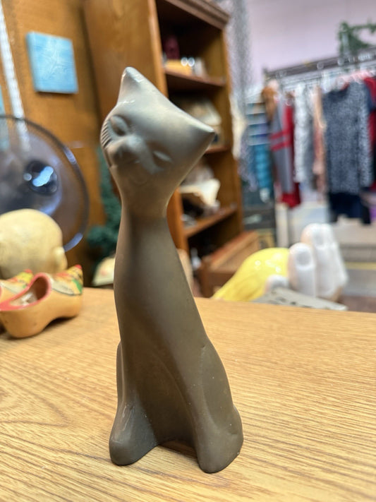 Mid-Century Modern Brass Cat Figurine – Sleek Minimalist Feline Statue (6”)